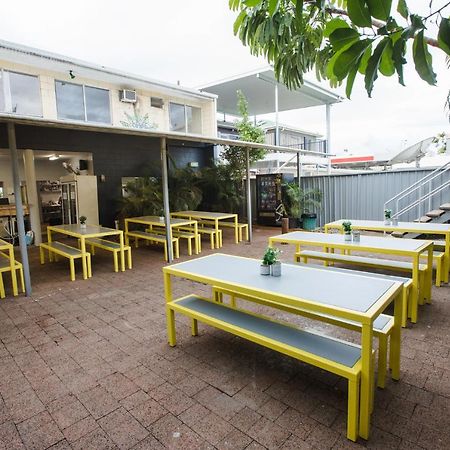 Mad Monkey Village Cairns Buitenkant foto