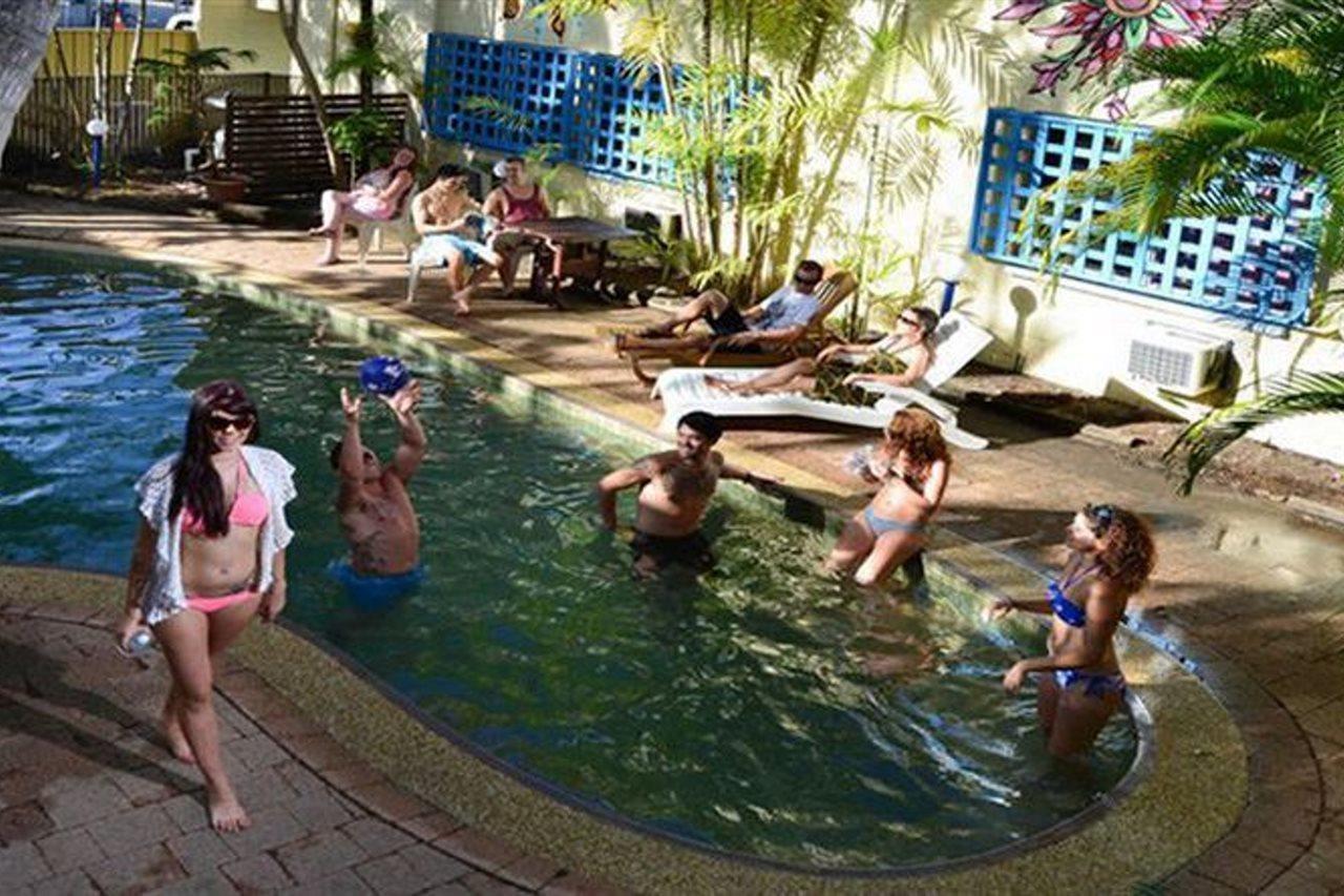 Mad Monkey Village Cairns Buitenkant foto
