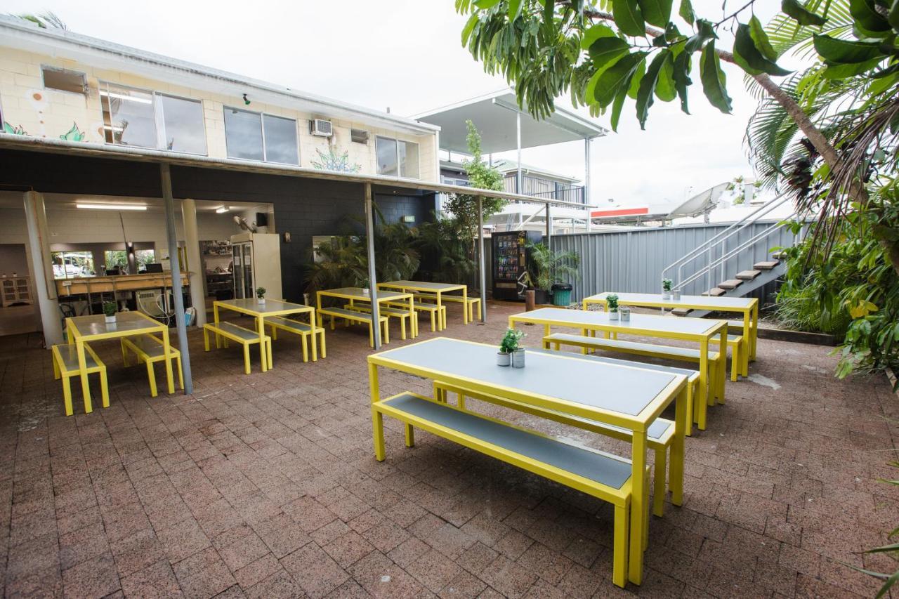 Mad Monkey Village Cairns Buitenkant foto